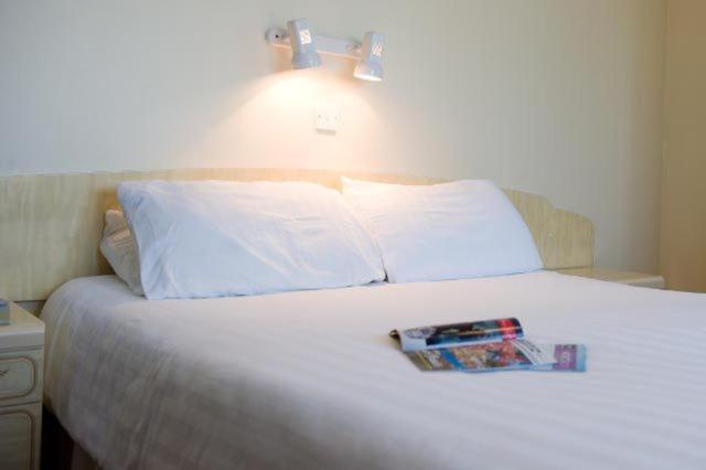 Talana Hotel Saint Helier Jersey Oda fotoğraf